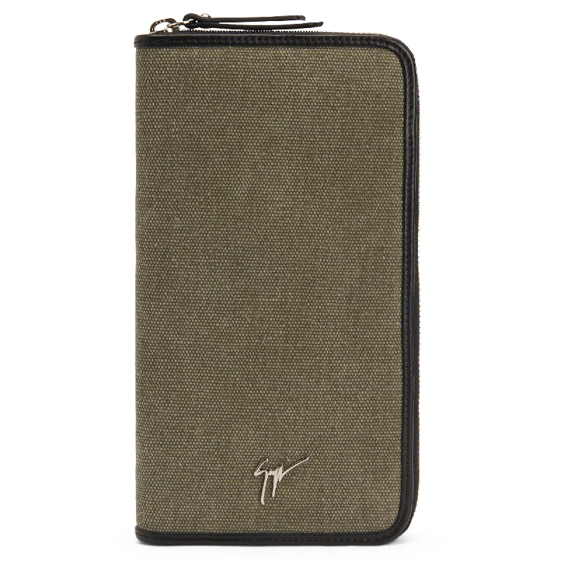Best money clips for cash and cardsGiuseppe Zanotti Tom