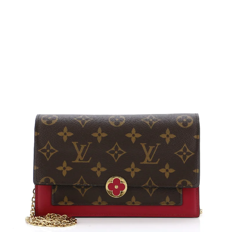 Money clips with magnetic closureFlore Chain Wallet Monogram Canvas