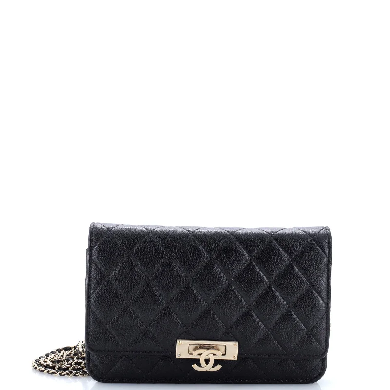 How to choose the right money clipGolden Class Wallet on Chain Quilted Caviar