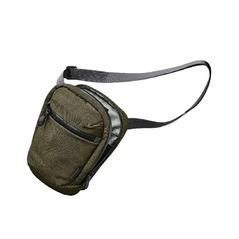 Waterproof canvas travel bag suitable for beach and outdoor vacationsAlpaka Vertical Sling Axoflux 600D Waterproof canvas travel bag suitable for beach and outdoor vacationsAlpaka Vertical Sling Axoflux 600D