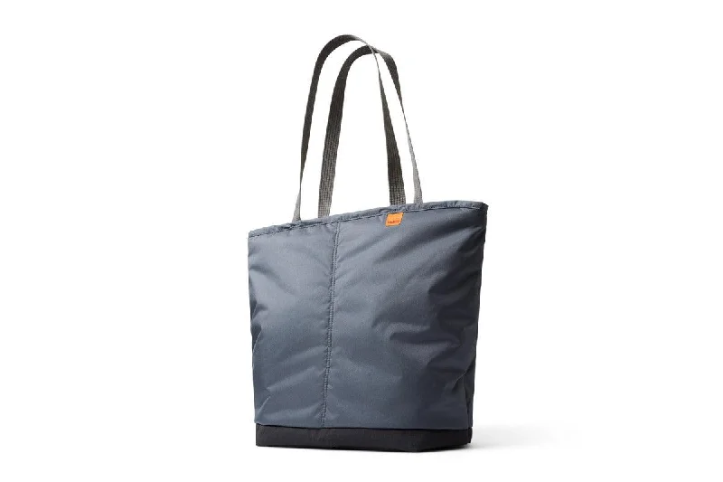 Hiking - specific travel bag with hydration bladder compatibilityBellroy Cooler Tote Hiking - specific travel bag with hydration bladder compatibilityBellroy Cooler Tote