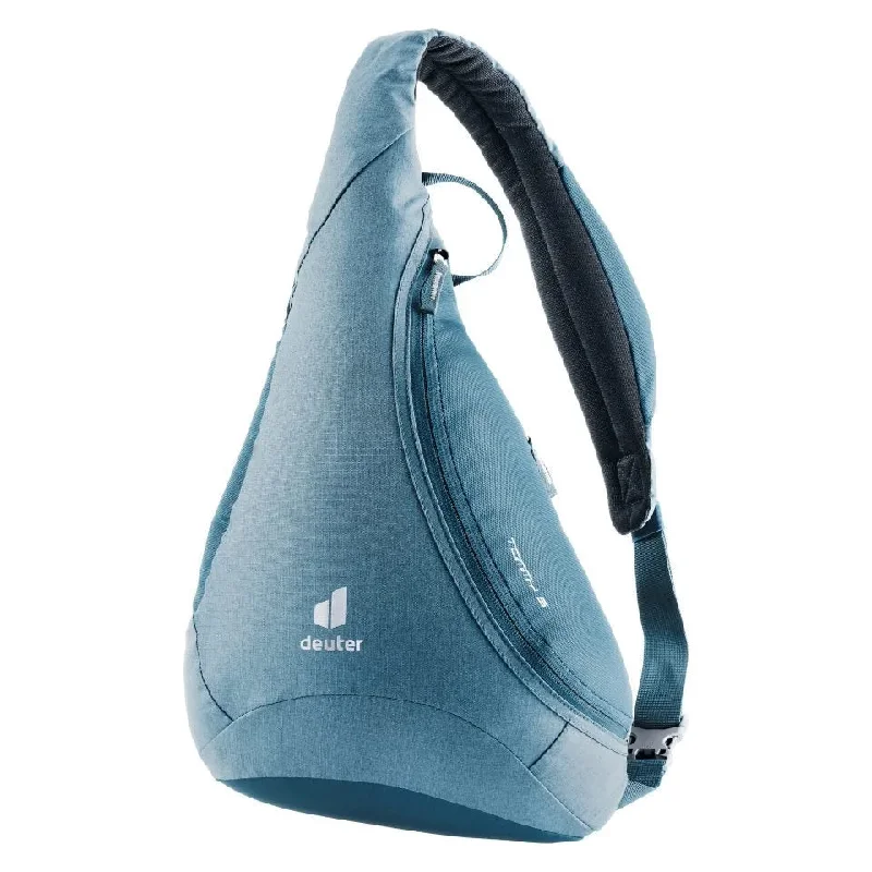 Travel bag with a detachable toiletry pouch for convenienceDeuter Tommy S - Arctic
