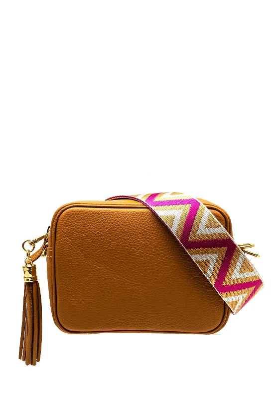 Urban men's crossbody bag with a modern, sleek designElie Beaumont Zigzag Strap Crossbody Bag, Tan Urban men's crossbody bag with a modern, sleek designElie Beaumont Zigzag Strap Crossbody Bag, Tan