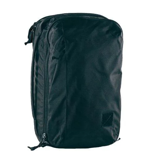 Convertible travel bag that can be used as a backpack or toteEvergoods Civic Panel Loader 28L - Solution Black Convertible travel bag that can be used as a backpack or toteEvergoods Civic Panel Loader 28L - Solution Black