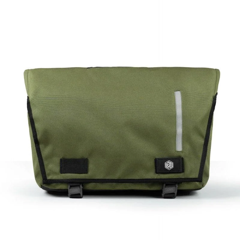 Garment - protected travel bag with hanging system for suits and dressesLife Behind Bars The Echelon (M) 32L Messenger