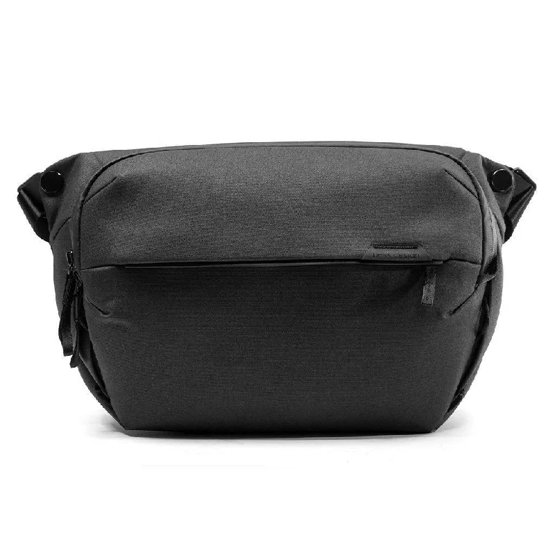 Soft - sided travel bag with reinforced corners for durabilityPeak Design Everyday Sling 10L V2 Soft - sided travel bag with reinforced corners for durabilityPeak Design Everyday Sling 10L V2