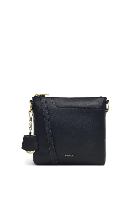 Vintage - inspired men's crossbody bag with a distressed finishRadley Pockets 2.0 Crossbody Bag, Black Vintage - inspired men's crossbody bag with a distressed finishRadley Pockets 2.0 Crossbody Bag, Black