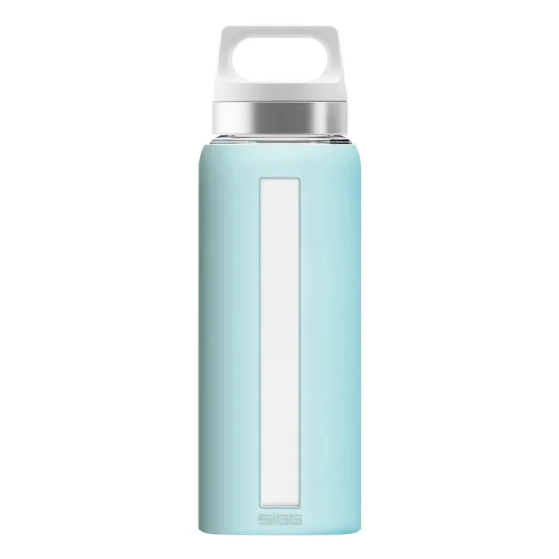 Foldable fabric travel bag for convenient storage when not in useSigg Water Bottle Dream 0.65L