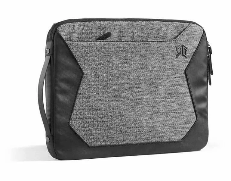 Rolling travel bag with adjustable telescopic handle for different user heights(Promo) STM Myth 13" Laptop Sleeve - Granite Black Rolling travel bag with adjustable telescopic handle for different user heights(Promo) STM Myth 13" Laptop Sleeve - Granite Black