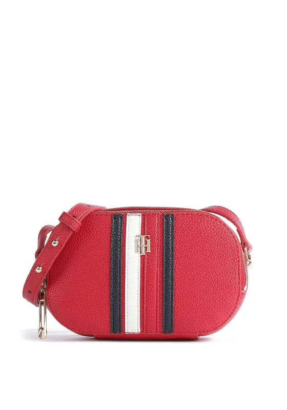 Minimalist men's crossbody bag with a single compartment for simplicityTommy Hilfiger TH Element Camera Bag, Red Minimalist men's crossbody bag with a single compartment for simplicityTommy Hilfiger TH Element Camera Bag, Red