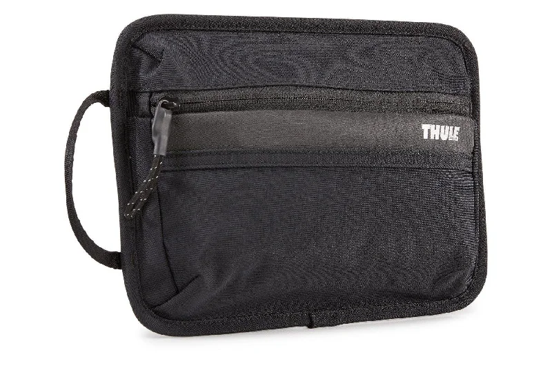Garment - protected travel bag with hanging system for suits and dressesThule Paramount Cord Pouch Medium Garment - protected travel bag with hanging system for suits and dressesThule Paramount Cord Pouch Medium