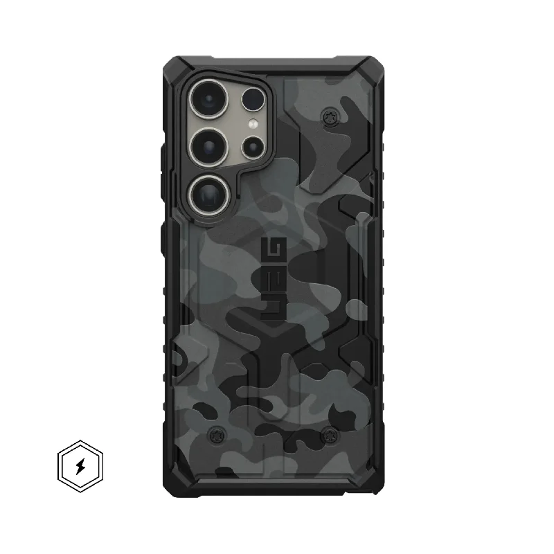 Vintage leather travel bag with brass accents for a classic and sophisticated lookUAG Samsung S24 Ultra Pathfinder SE Pro - Black Midnight Camo