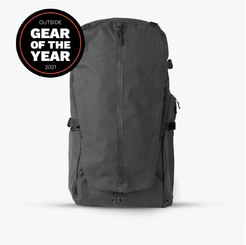 Smart travel bag with integrated GPS tracker for lost item recoveryWandrd Fernweh Backpacking Bag Smart travel bag with integrated GPS tracker for lost item recoveryWandrd Fernweh Backpacking Bag