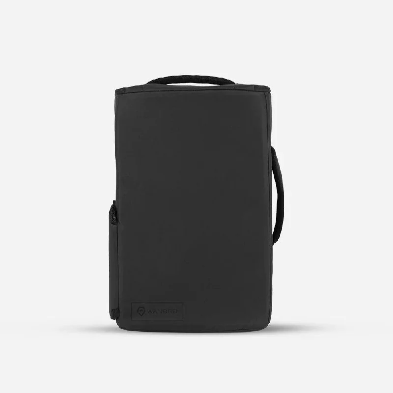 Smart travel bag with integrated GPS tracker for lost item recoveryWandrd Pro Camera Cube Smart travel bag with integrated GPS tracker for lost item recoveryWandrd Pro Camera Cube