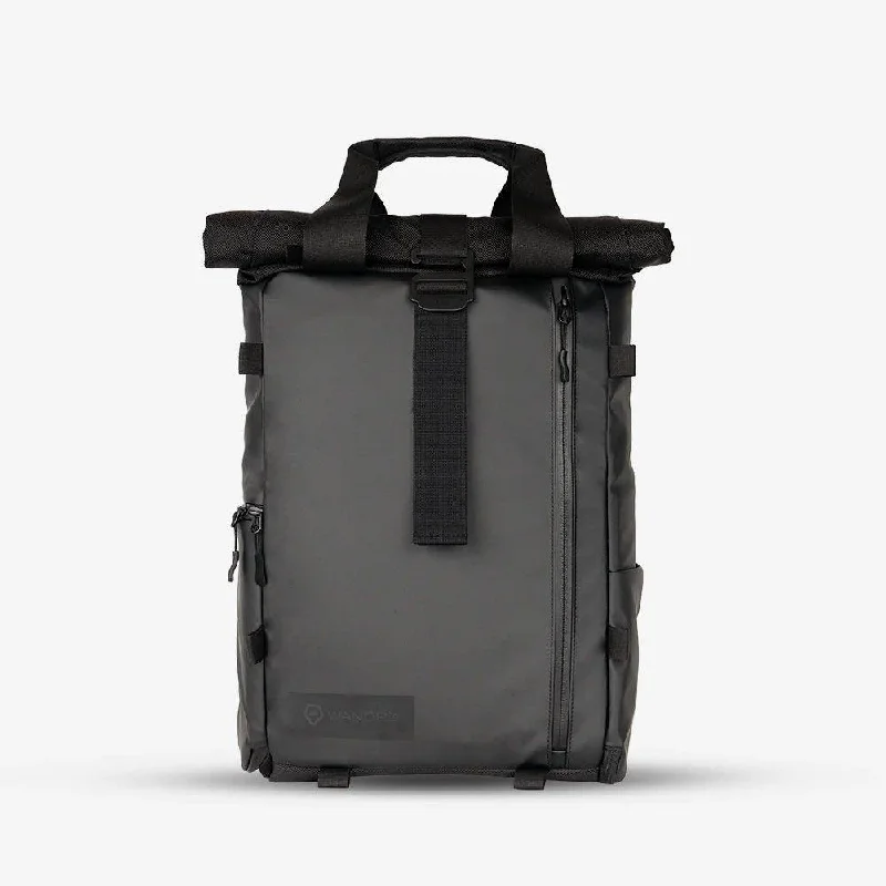 Convertible travel bag that can be used as a backpack or toteWandrd PRVKE 11 Lite Backpack Convertible travel bag that can be used as a backpack or toteWandrd PRVKE 11 Lite Backpack